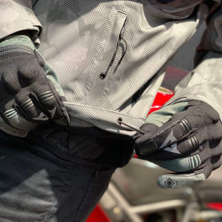 秋冬のライディングに最高の暖かさを。”CORSO ABSØLUTESHELL™ PRO JACKET”